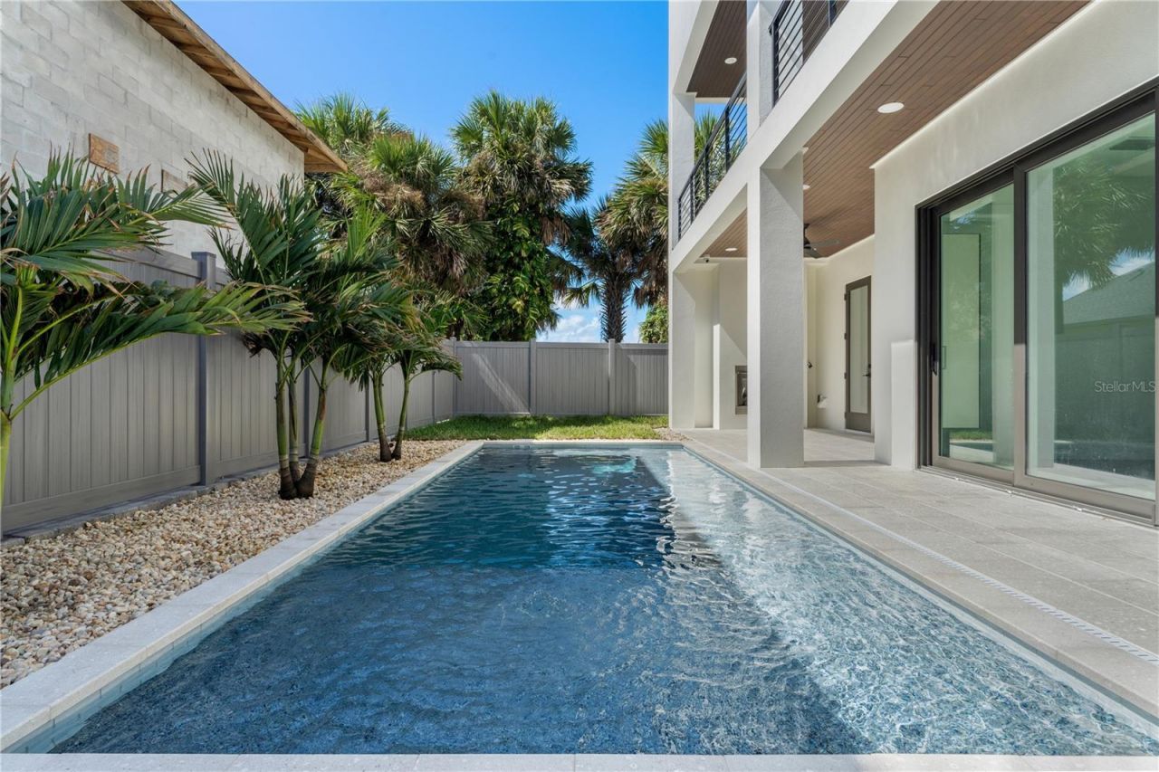 427 Columbus Avenue, New Smyrna Beach, FL 32169 Photo