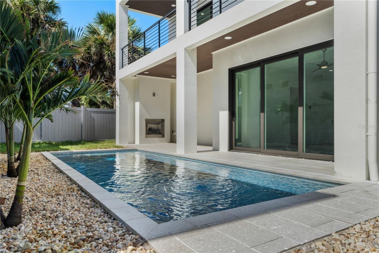 427 Columbus Avenue, New Smyrna Beach, FL 32169 Photo