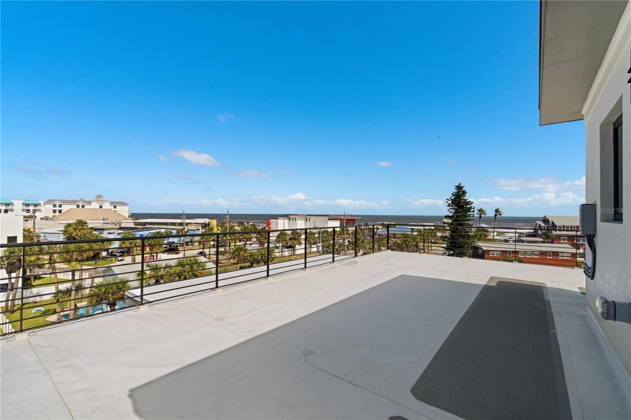 427 Columbus Avenue, New Smyrna Beach, FL 32169 Photo