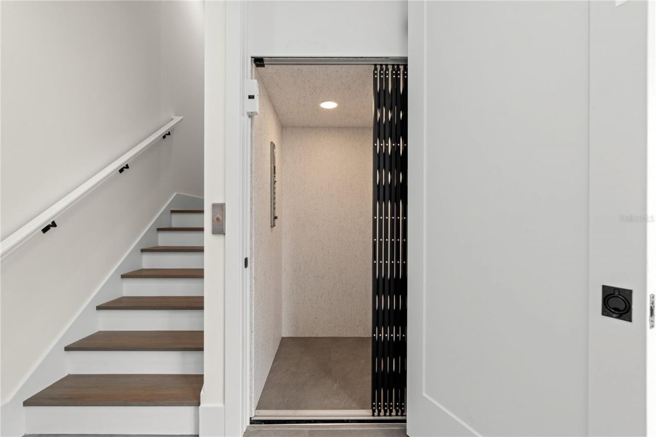 427 Columbus Avenue, New Smyrna Beach, FL 32169 Photo