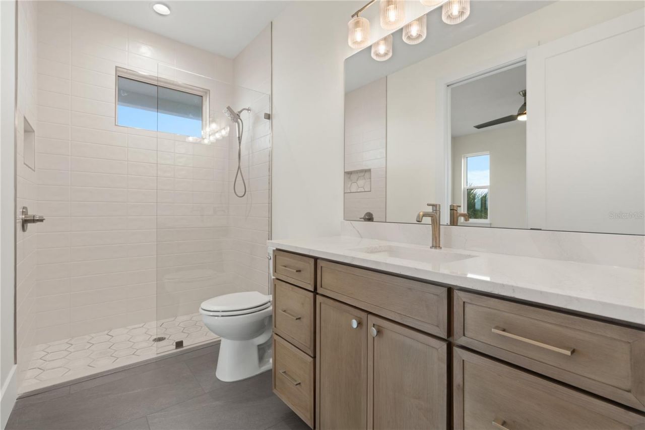 427 Columbus Avenue, New Smyrna Beach, FL 32169 Photo