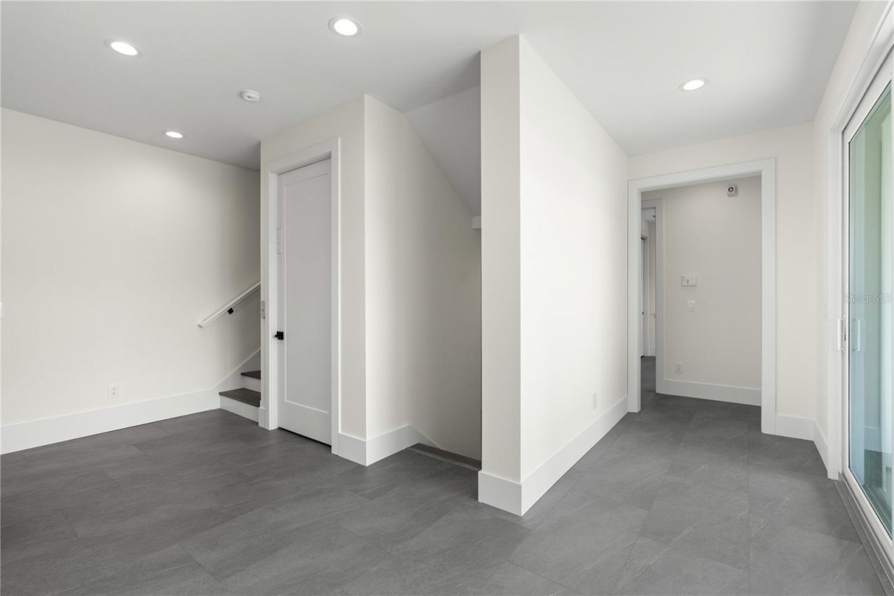 427 Columbus Avenue, New Smyrna Beach, FL 32169 Photo