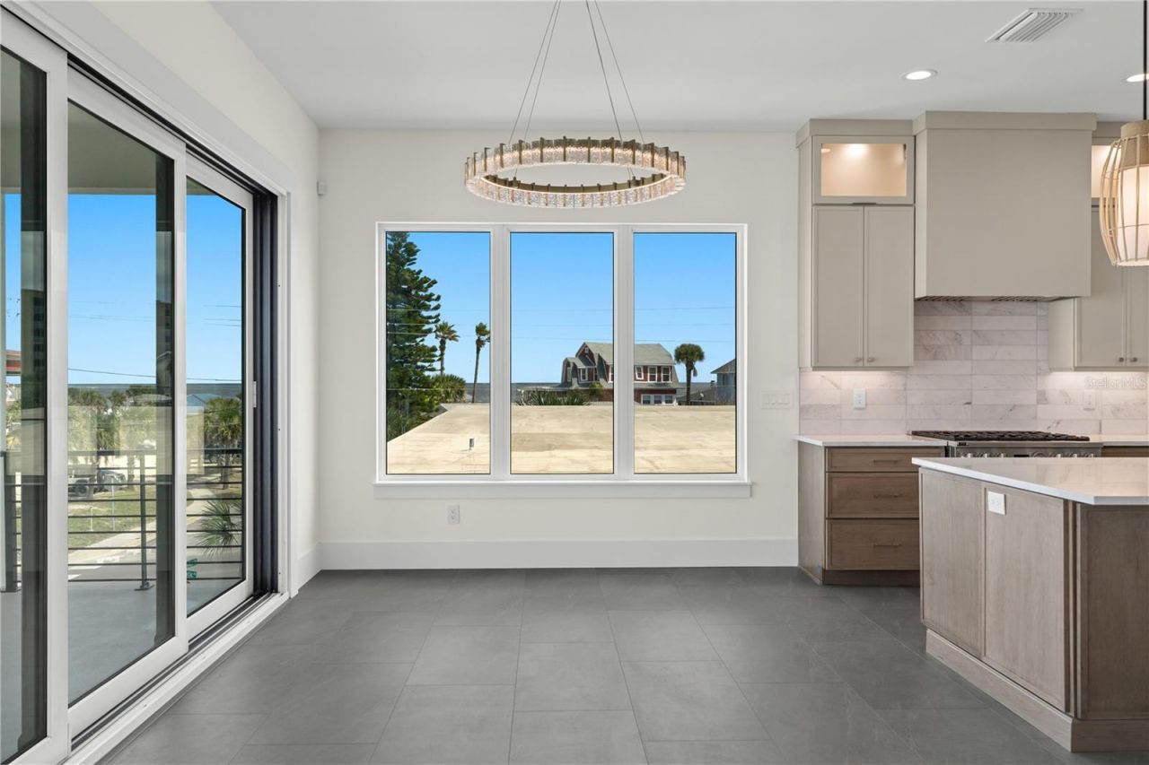 427 Columbus Avenue, New Smyrna Beach, FL 32169 Photo