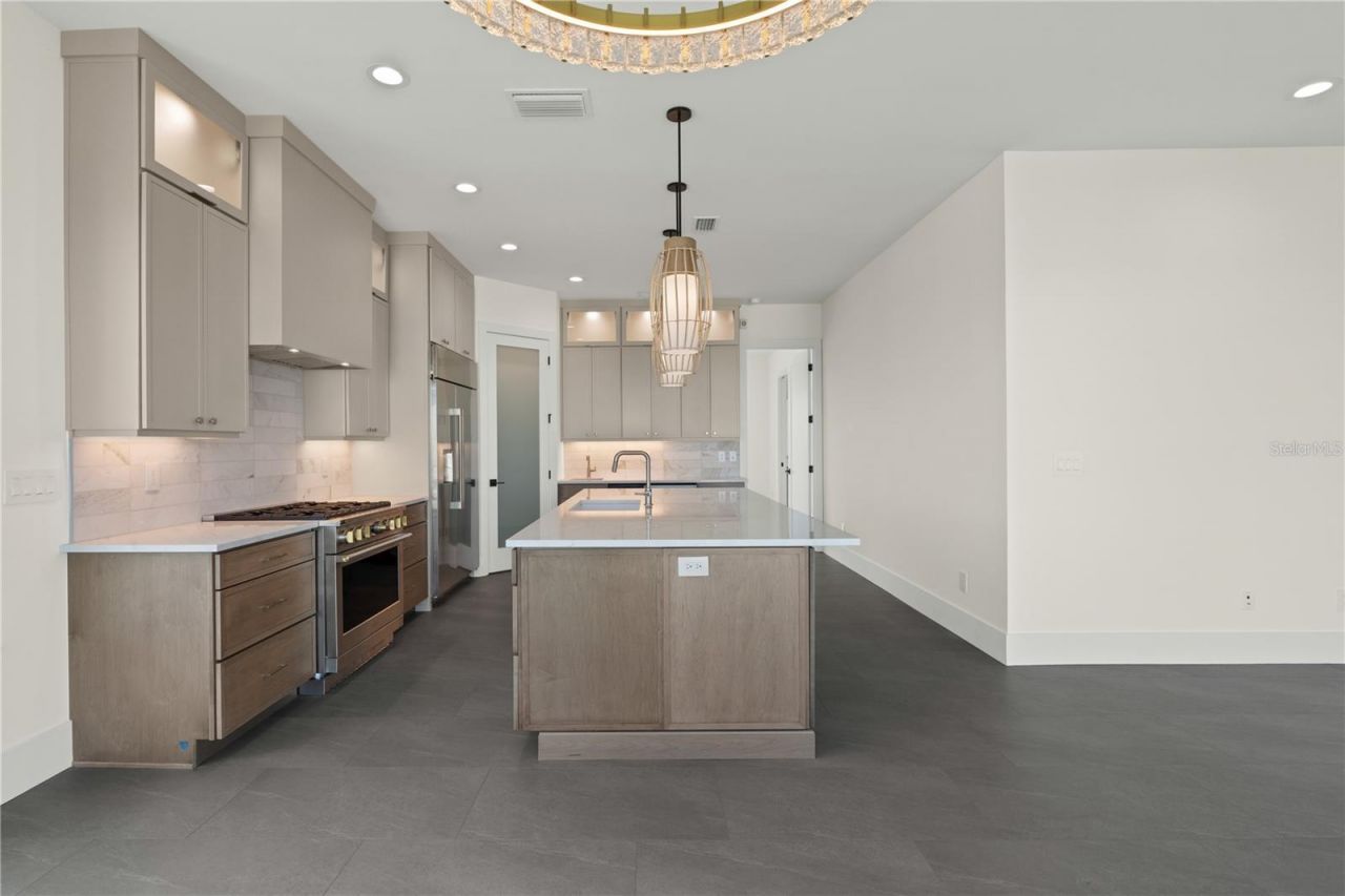 427 Columbus Avenue, New Smyrna Beach, FL 32169 Photo