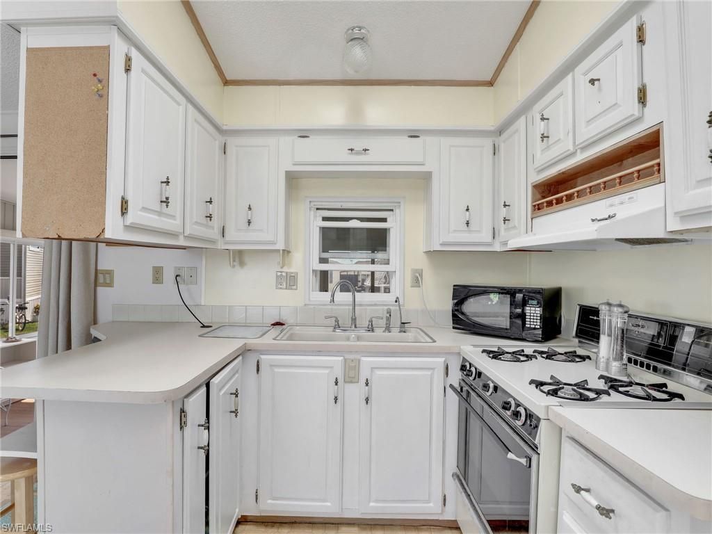 4530 Mayflower Way E, Estero, FL 33928 Photo