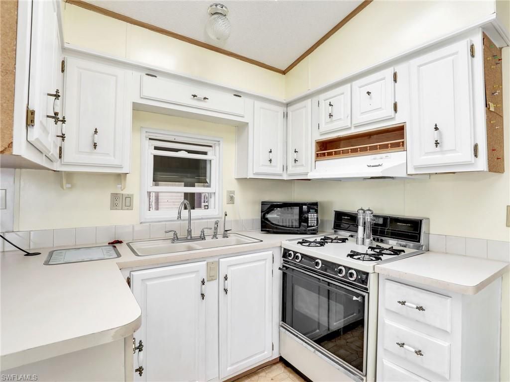 4530 Mayflower Way E, Estero, FL 33928 Photo