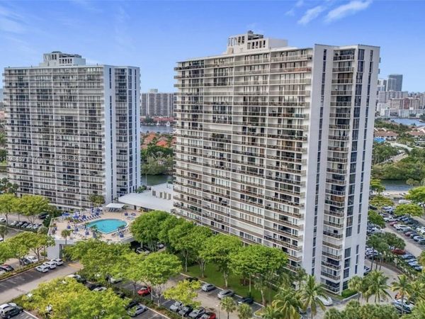 3731 N Country Club Dr, Unit 129, Aventura, FL 33180