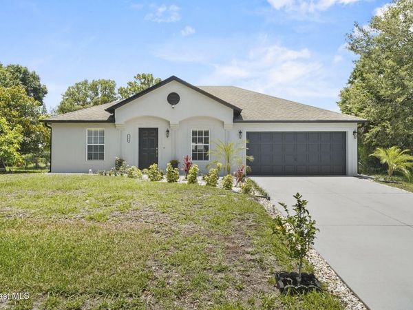 160 Eureka Avenue NE, Palm Bay, FL 32907