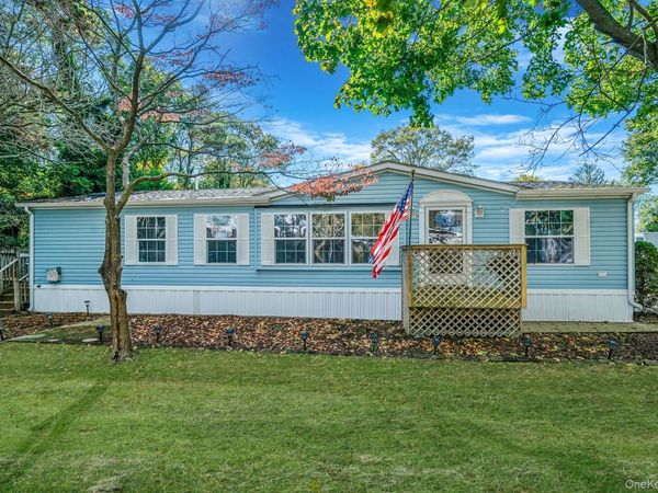 3 Betsy Ross Drive, Bohemia, NY 11716