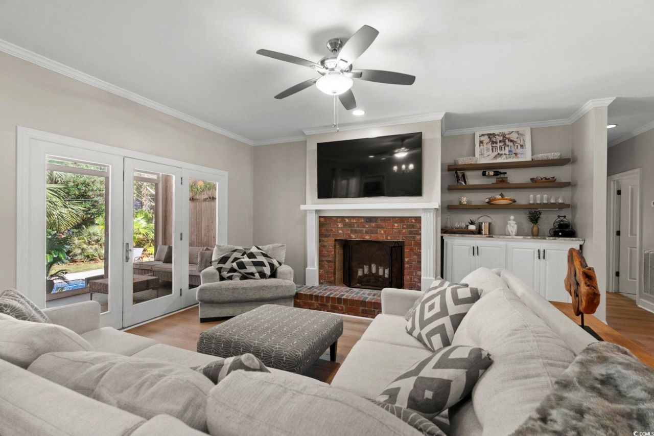 1058 Doral Dr. Photo 12