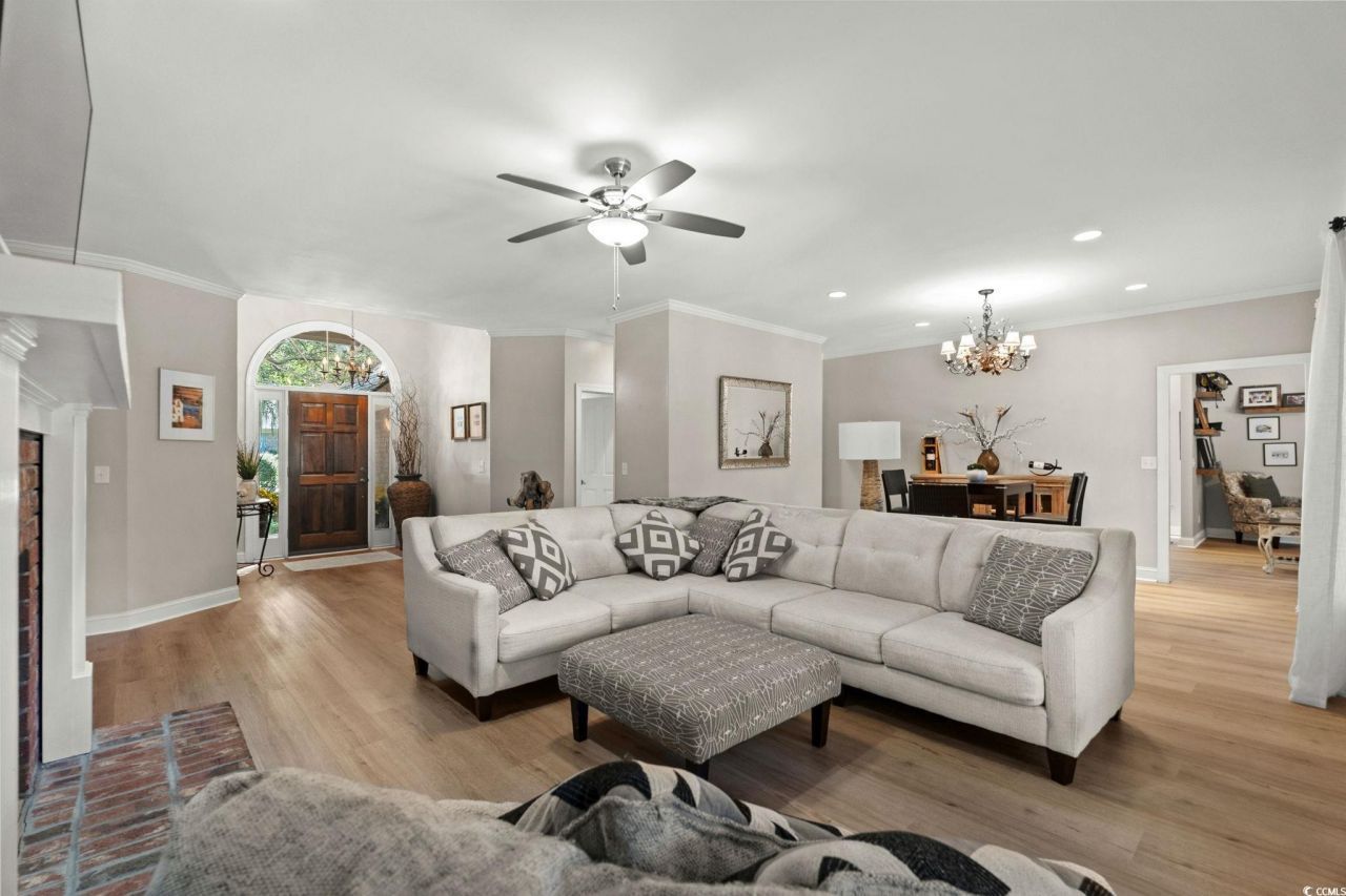 1058 Doral Dr. Photo 13