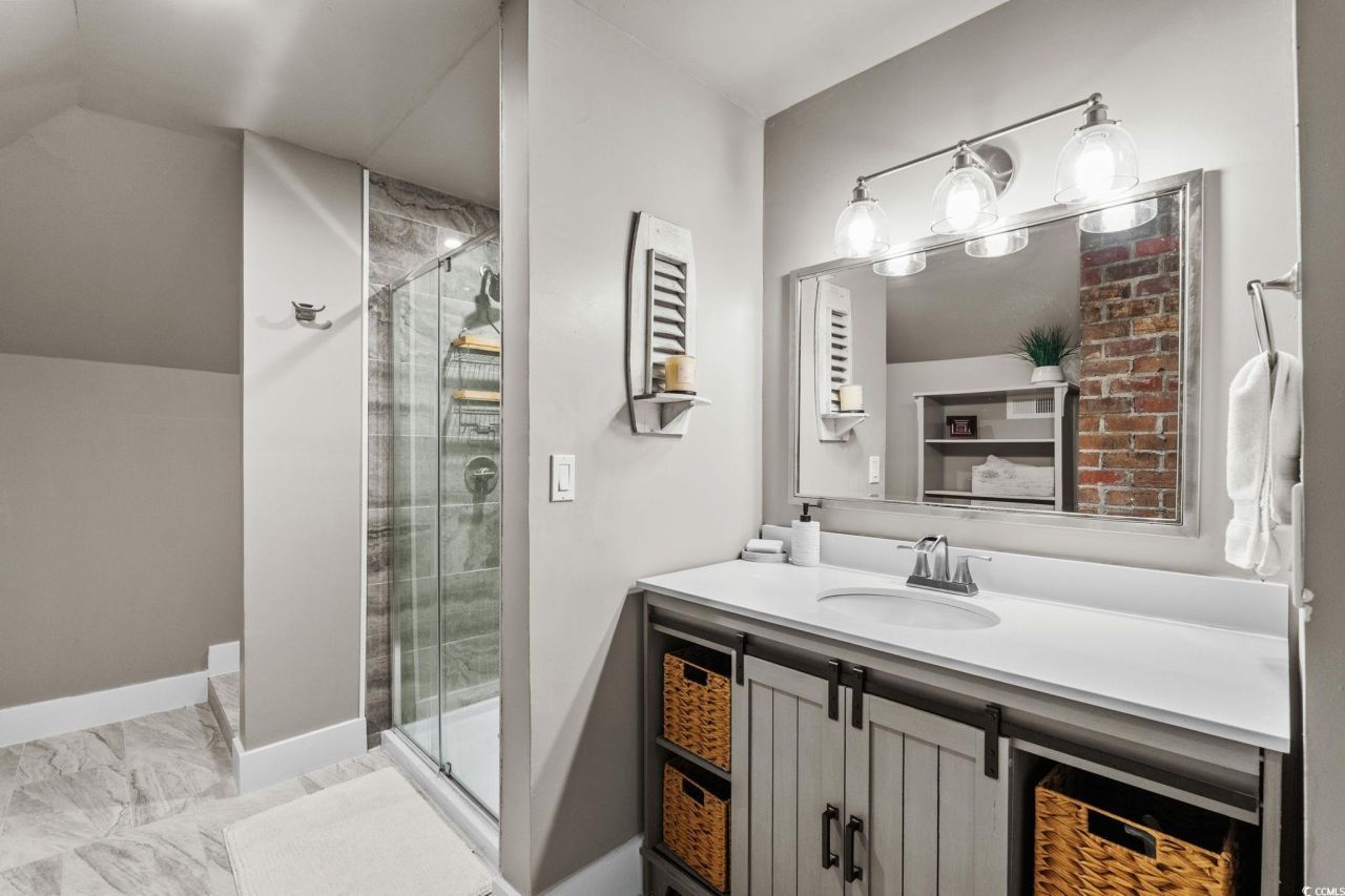 1058 Doral Dr. Photo 28