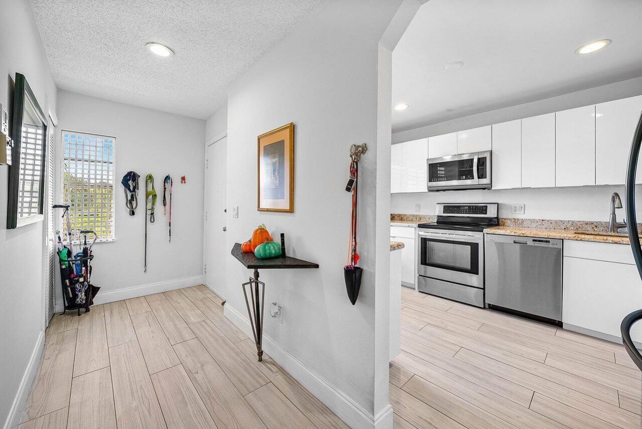 7920 Eastlake Drive, Unit 19-b, Boca Raton, FL 33433 Photo