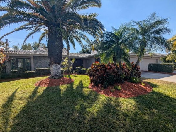 3890 WILSHIRE CIRCLE, Unit 27, SARASOTA, FL 34238