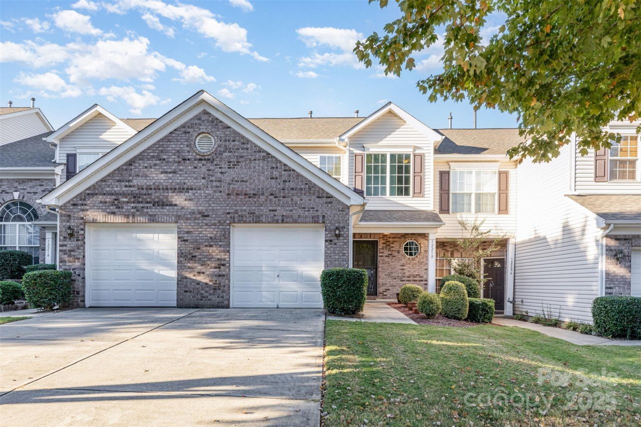 12210 Stratfield Place Circle, Pineville, NC 28134 Main Photo