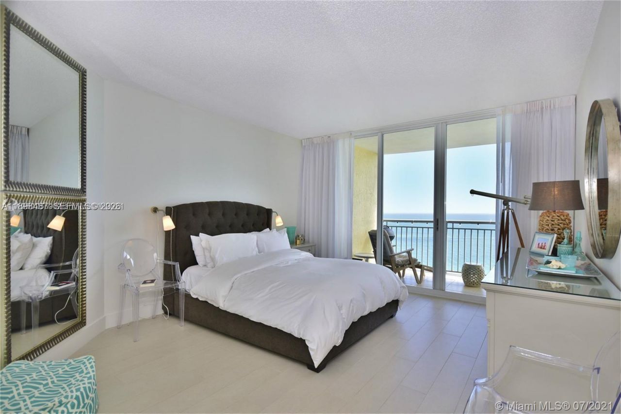 17375 Collins Ave, Unit 2002, Sunny Isles Beach, FL 33160 Photo