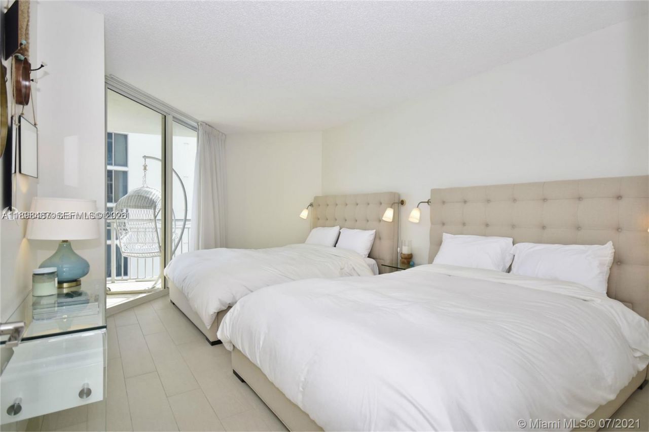 17375 Collins Ave, Unit 2002, Sunny Isles Beach, FL 33160 Photo