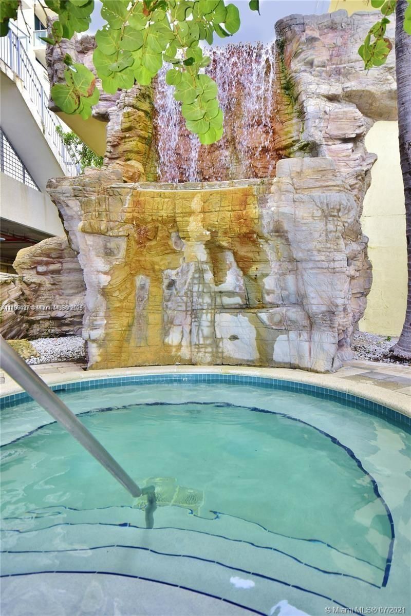 17375 Collins Ave, Unit 2002, Sunny Isles Beach, FL 33160 Photo