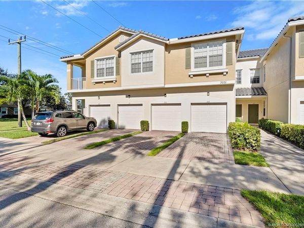 3031 SE Lexington Lakes Drive, Unit 201, Stuart, FL 34994