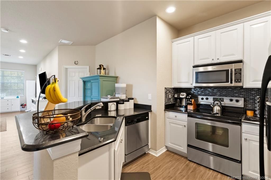 3031 SE Lexington Lakes Drive, Unit 201, Stuart, FL 34994 Photo