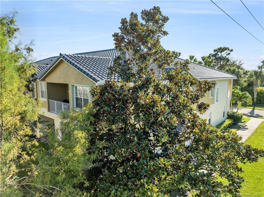 3031 SE Lexington Lakes Drive, Unit 201, Stuart, FL 34994 Photo