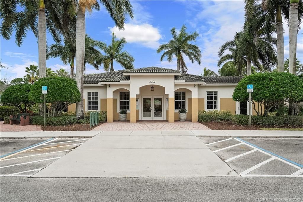 3031 SE Lexington Lakes Drive, Unit 201, Stuart, FL 34994 Photo