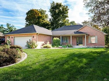827 Shaney Lane, Brookville, OH 45309
