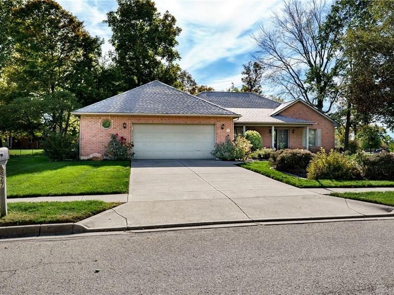 827 Shaney Lane, Brookville, OH 45309 Photo 2