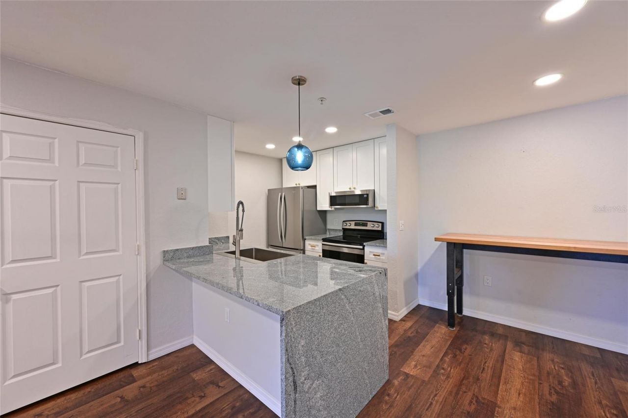 8809 Manor Loop, Unit 106, Lakewood Ranch, FL 34202 Photo