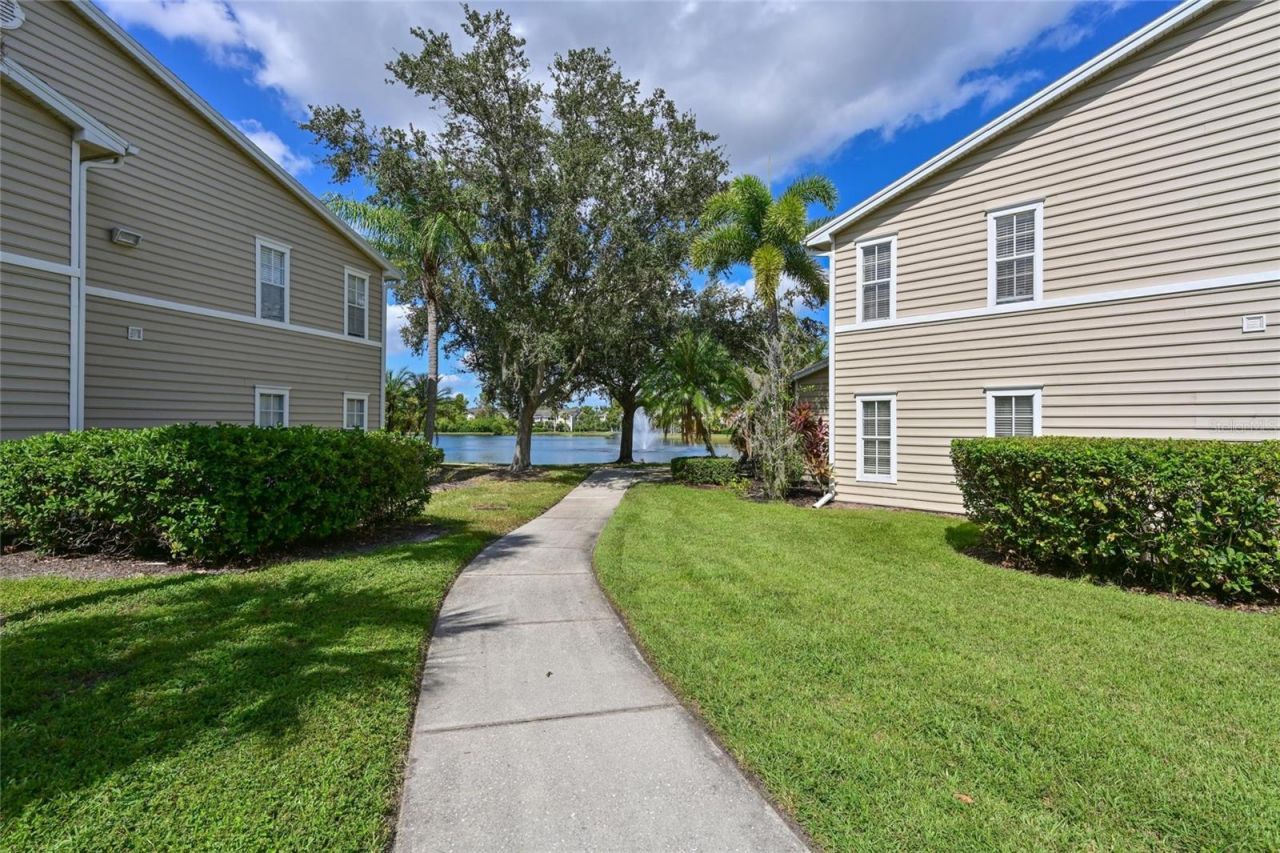 8809 Manor Loop, Unit 106, Lakewood Ranch, FL 34202 Photo