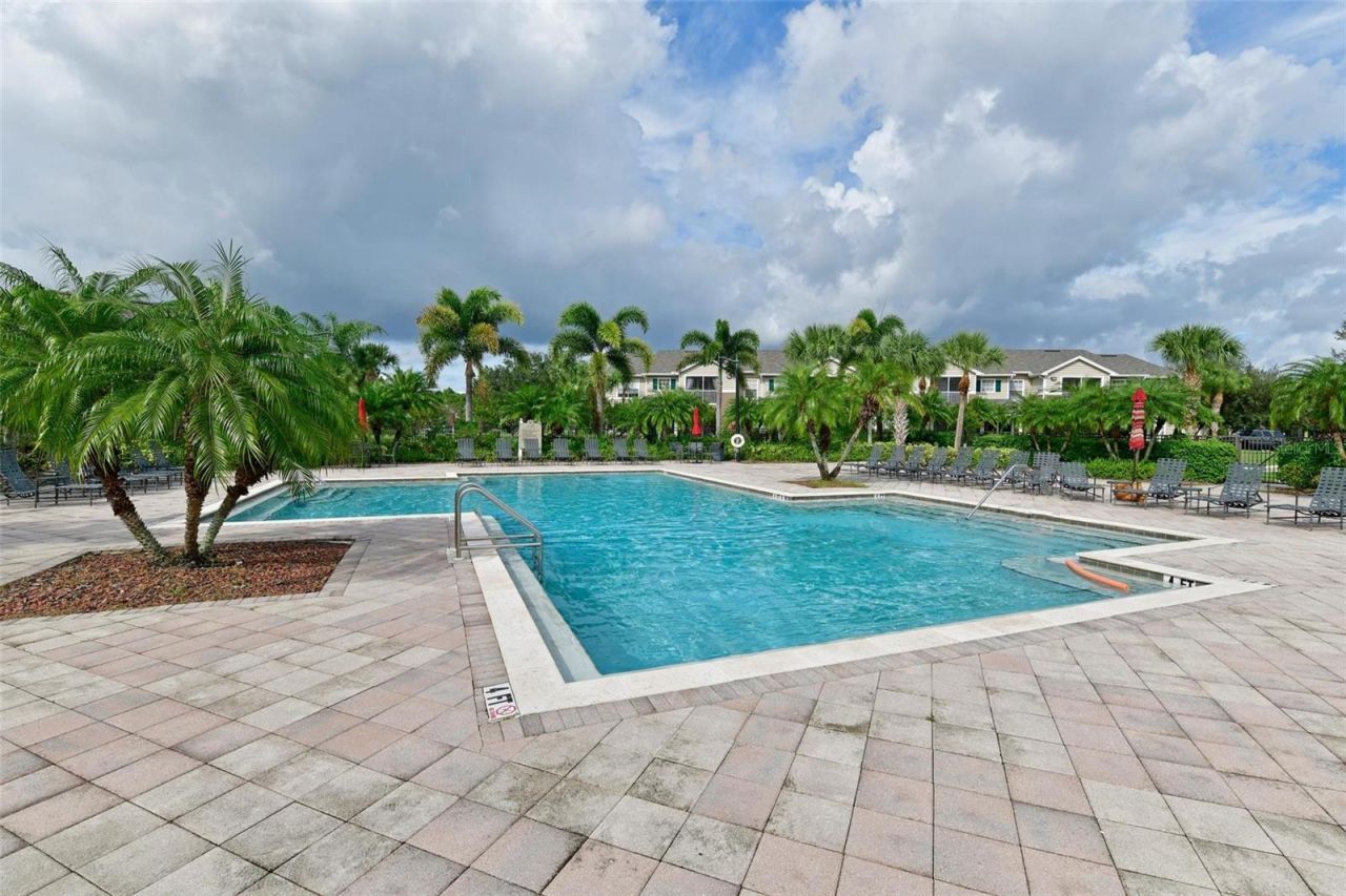 8809 Manor Loop, Unit 106, Lakewood Ranch, FL 34202 Photo