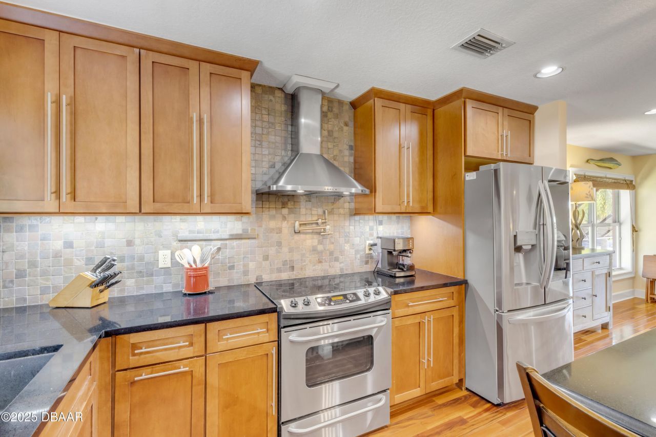 215 Randle Avenue, Oak Hill, FL 32759 Photo