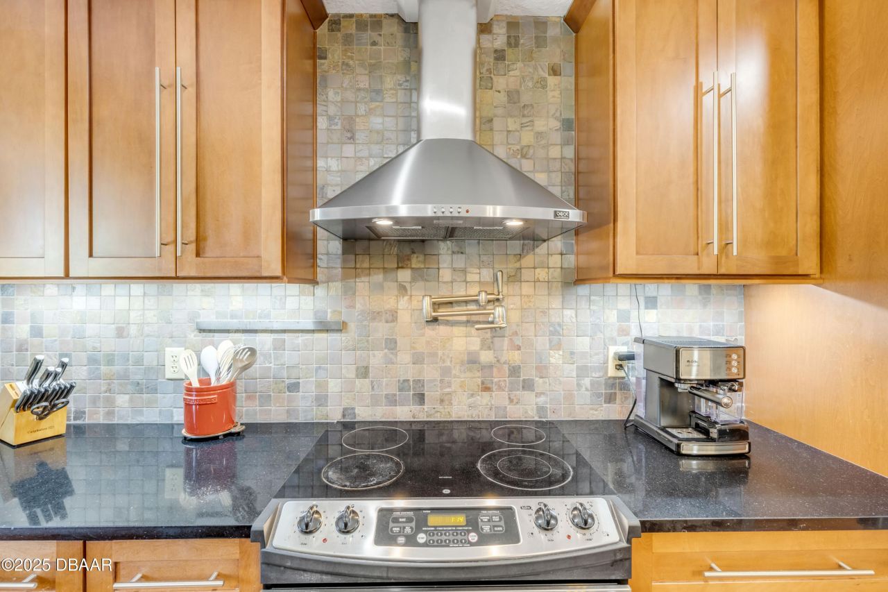 215 Randle Avenue, Oak Hill, FL 32759 Photo