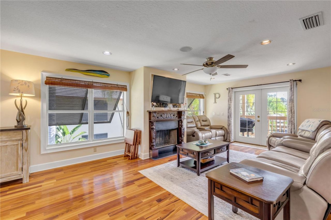 215 Randle Avenue, Oak Hill, FL 32759 Photo