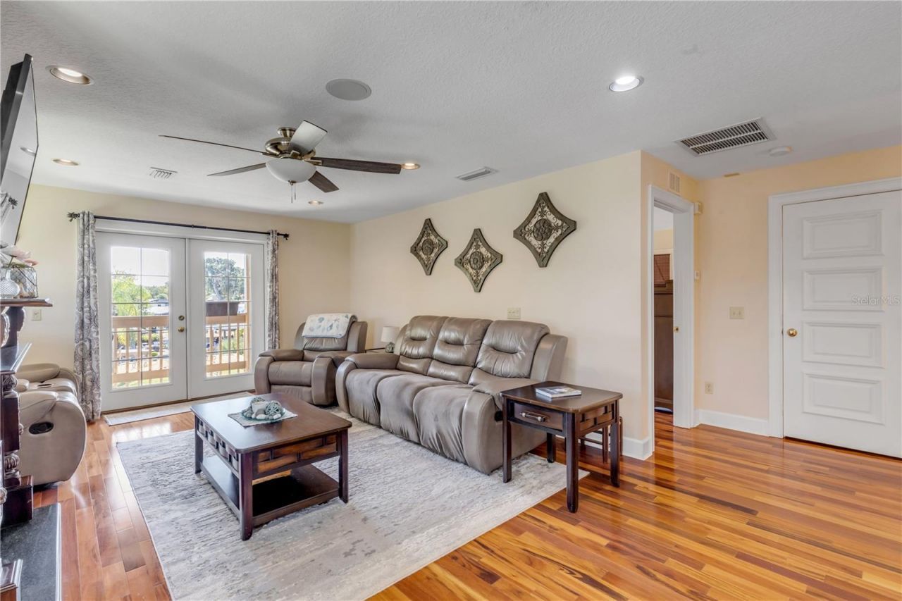 215 Randle Avenue, Oak Hill, FL 32759 Photo