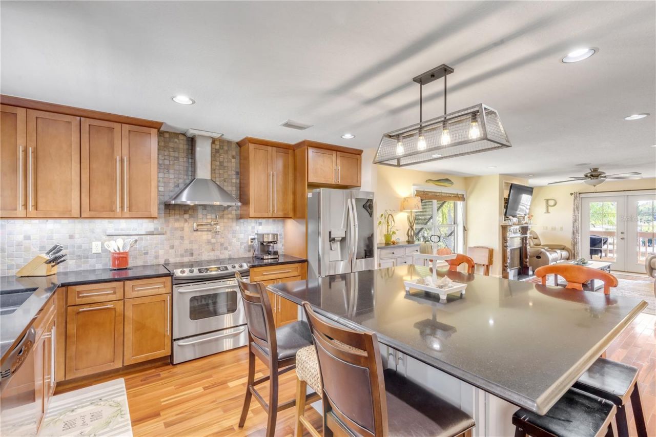 215 Randle Avenue, Oak Hill, FL 32759 Photo