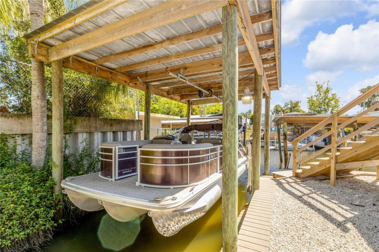 215 Randle Avenue, Oak Hill, FL 32759 Photo