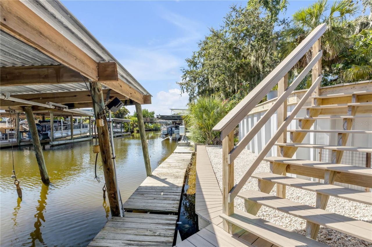 215 Randle Avenue, Oak Hill, FL 32759 Photo