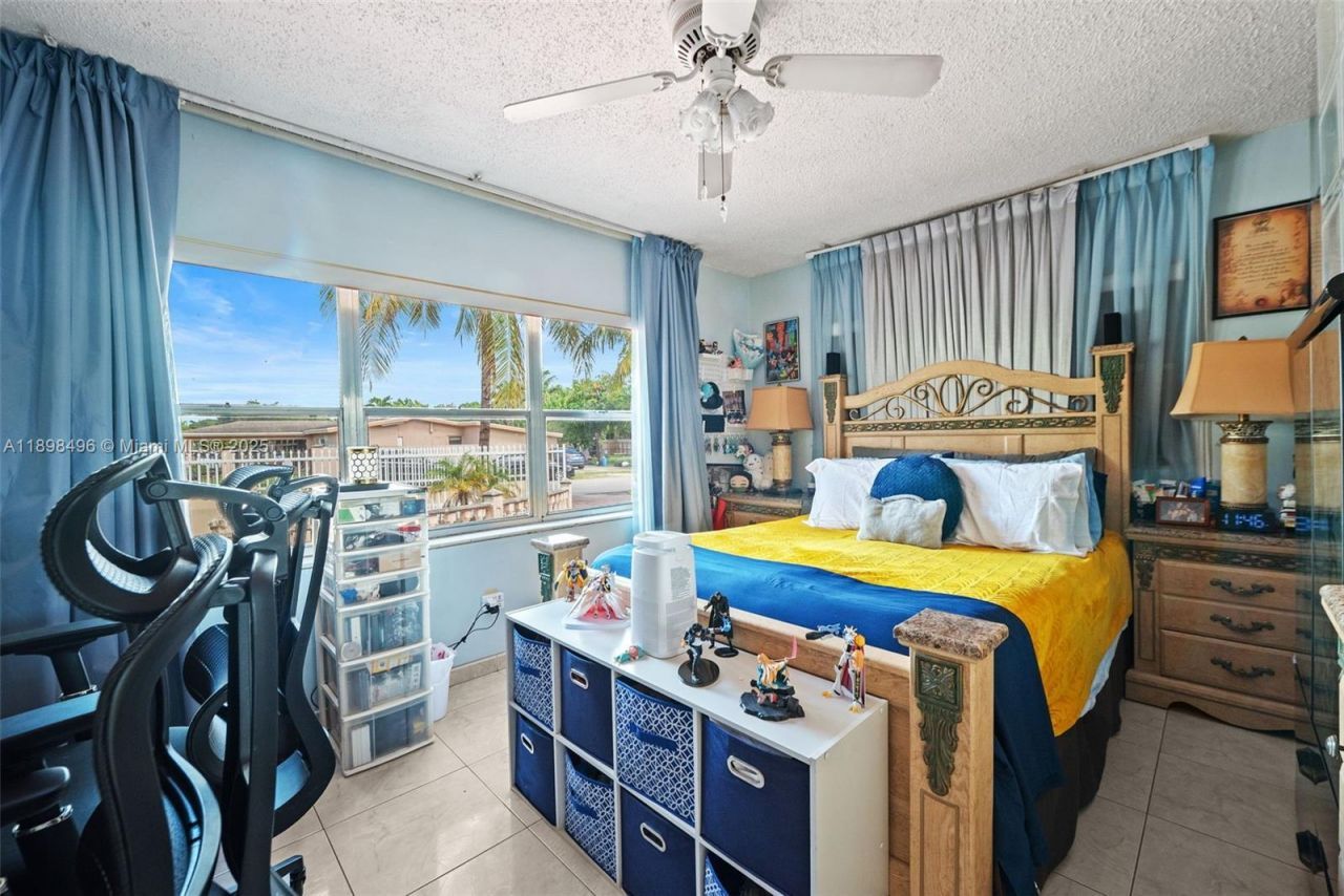 100 E 37th St, Hialeah, FL 33013 Photo