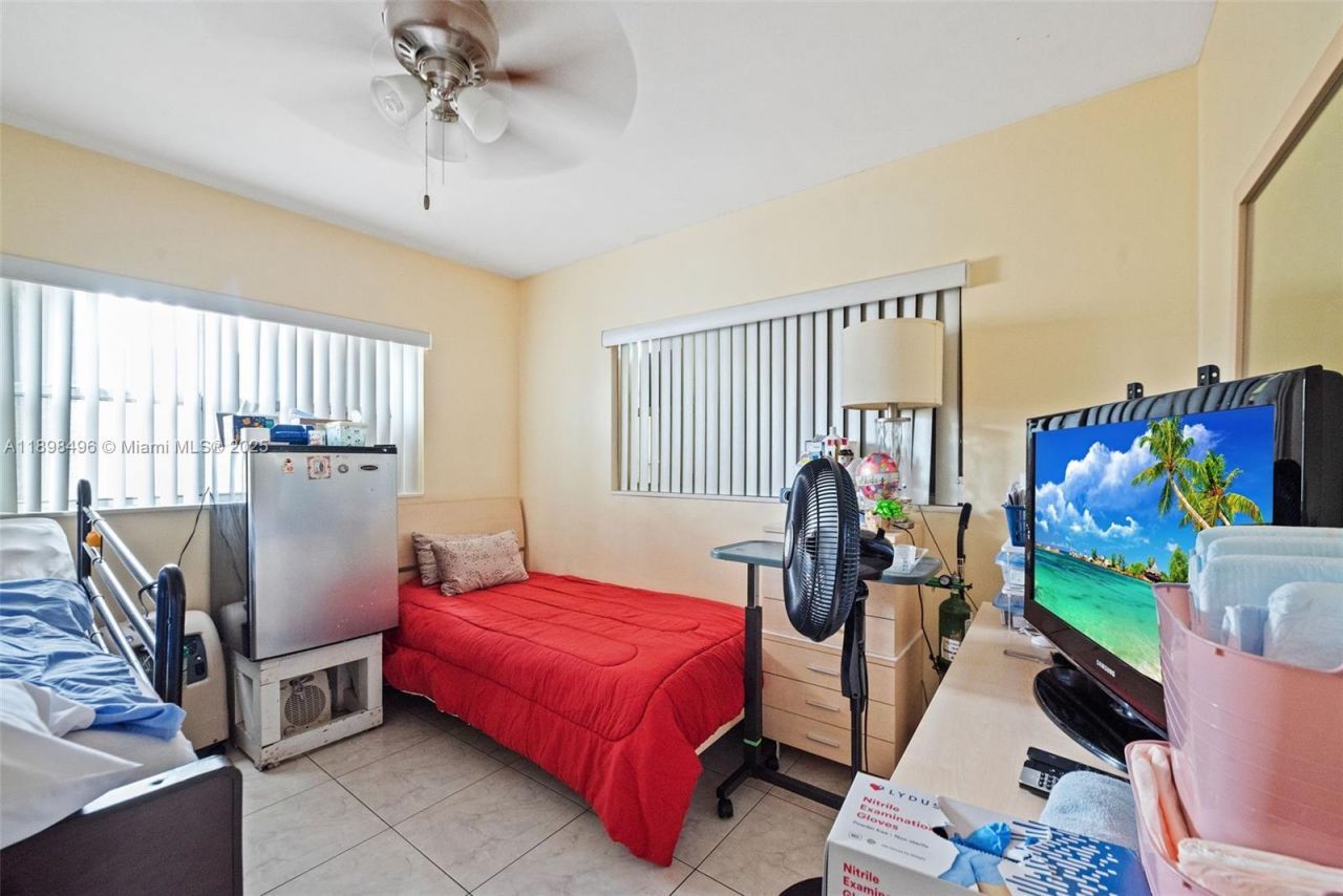 100 E 37th St, Hialeah, FL 33013 Photo
