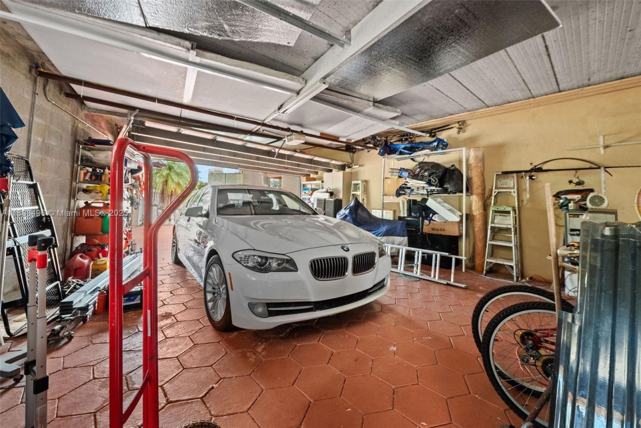 100 E 37th St, Hialeah, FL 33013 Photo