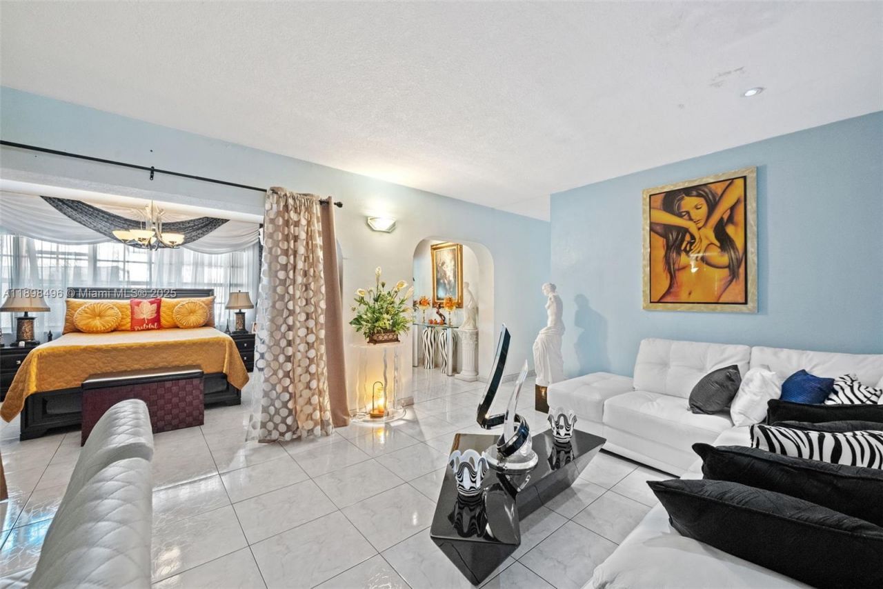 100 E 37th St, Hialeah, FL 33013 Photo