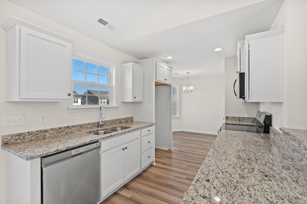 185 Gray Owl Dr. Photo 6