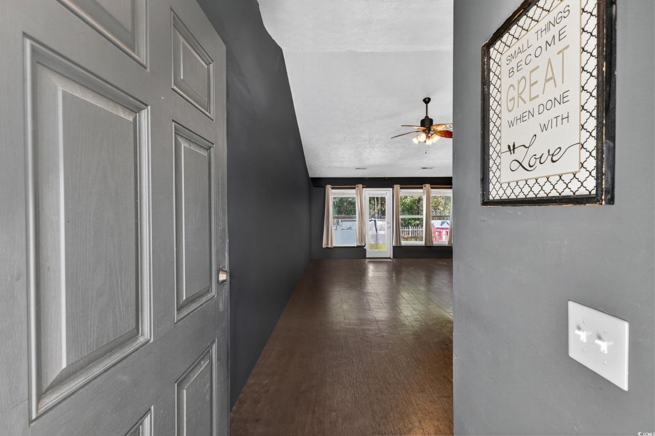 105 Retreat Pl. Photo 4