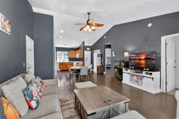 105 Retreat Pl. photo 4