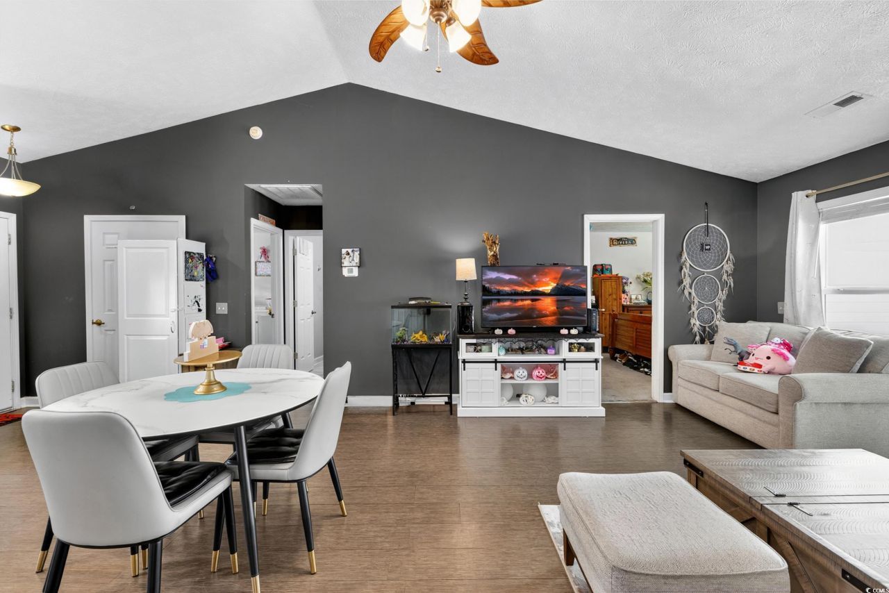 105 Retreat Pl. Photo 8