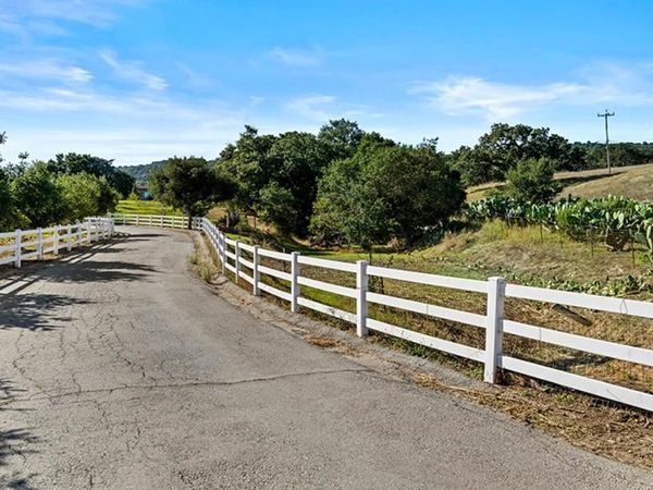 547 Mission Vineyard Road, San Juan Bautista, CA 95045