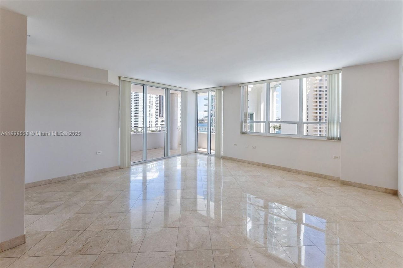 801 Brickell Key Blvd, Unit 1012, Miami, FL 33131 Photo