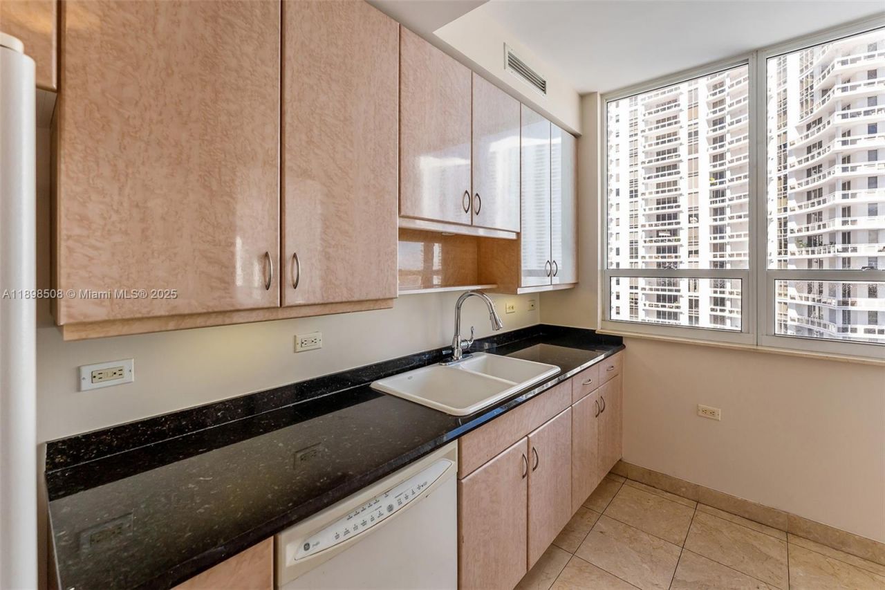 801 Brickell Key Blvd, Unit 1012, Miami, FL 33131 Photo