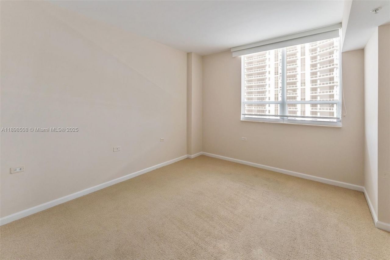 801 Brickell Key Blvd, Unit 1012, Miami, FL 33131 Photo